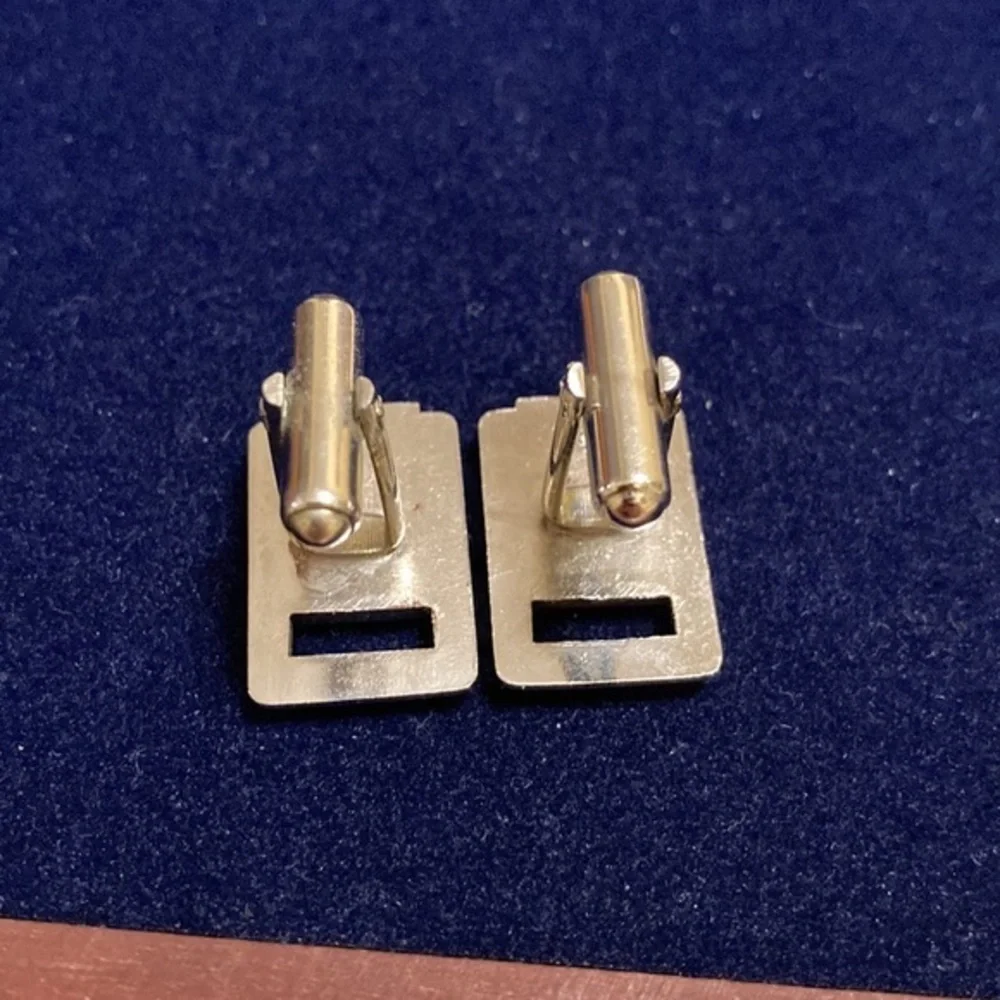 Silver tone men’s cufflinks
